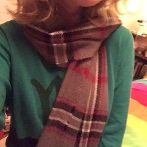 Grey Plaid Scarf with Grey Tassels